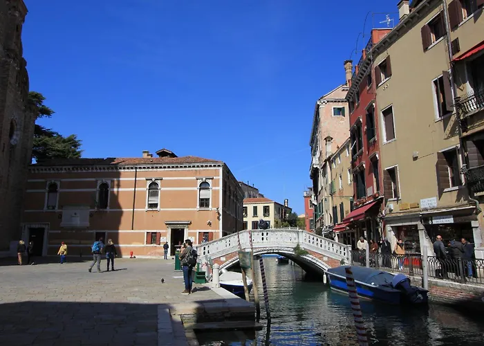 شقة Frari Prestige Canal View